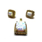 14 Karátos opálköves stekkeres fülbevaló és medál szett