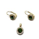 14 Karátos zöld köves patentzáras fülbevaló és medál szett